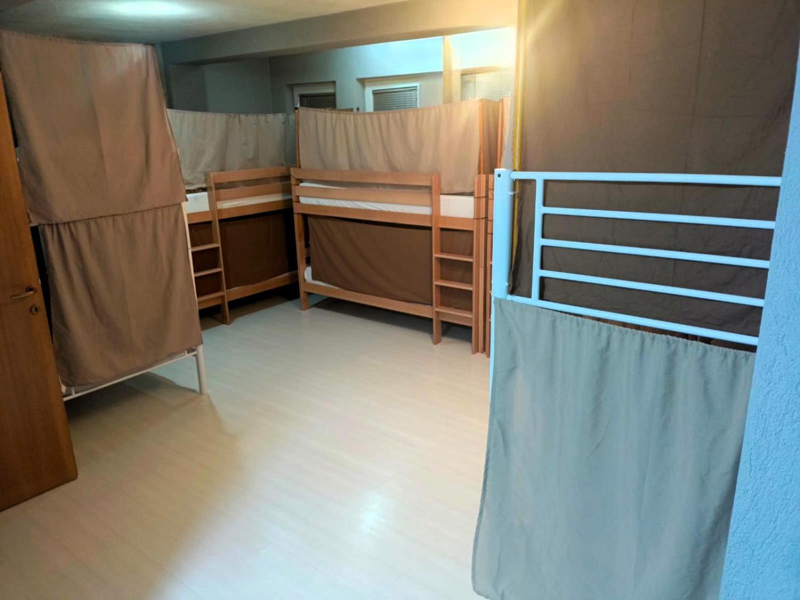 Historia Hostel Skopje Ngoại thất bức ảnh