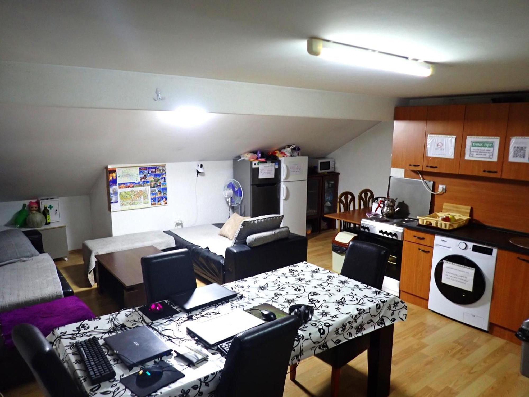 Historia Hostel Skopje Ngoại thất bức ảnh